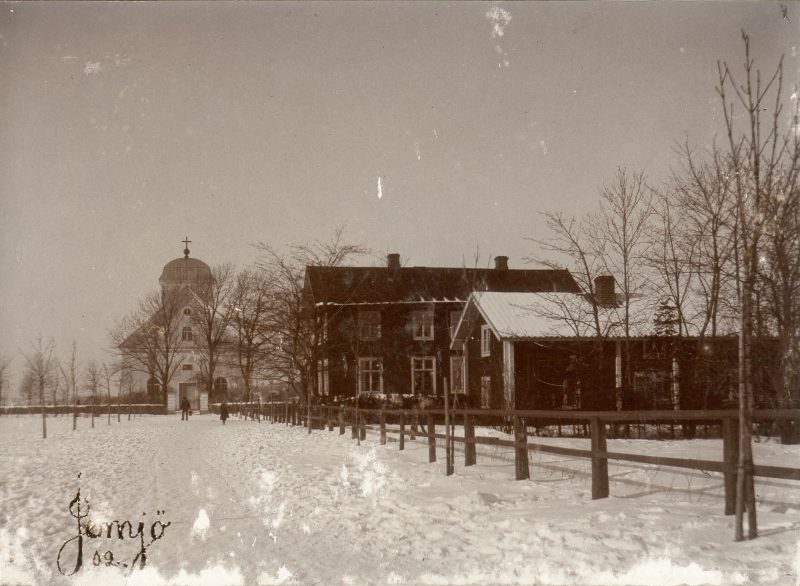 Jämjö kyrka och skolhus 1904