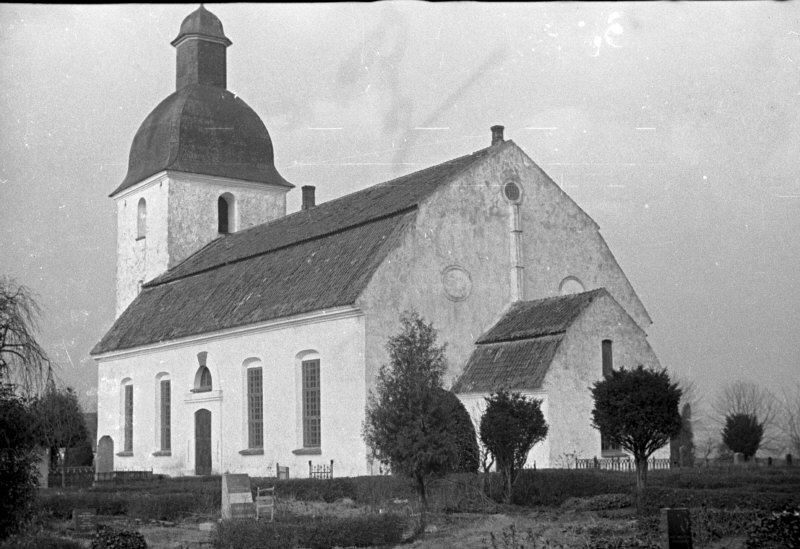 Mjällby kyrka